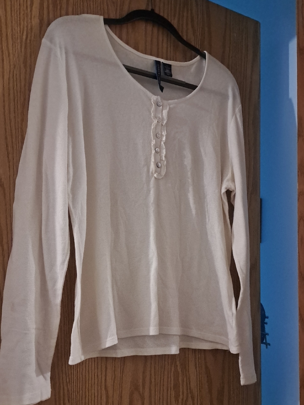 Ashley Judd Cream Long-Sleeve Henley Top